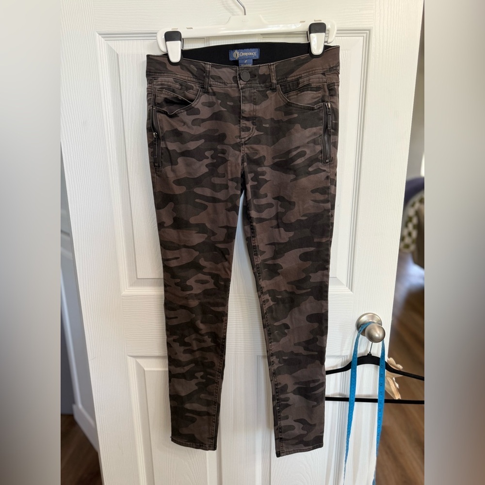 Democracy Ab Solution Jeans Women's Camo Skinny Pants - Olive/Brown